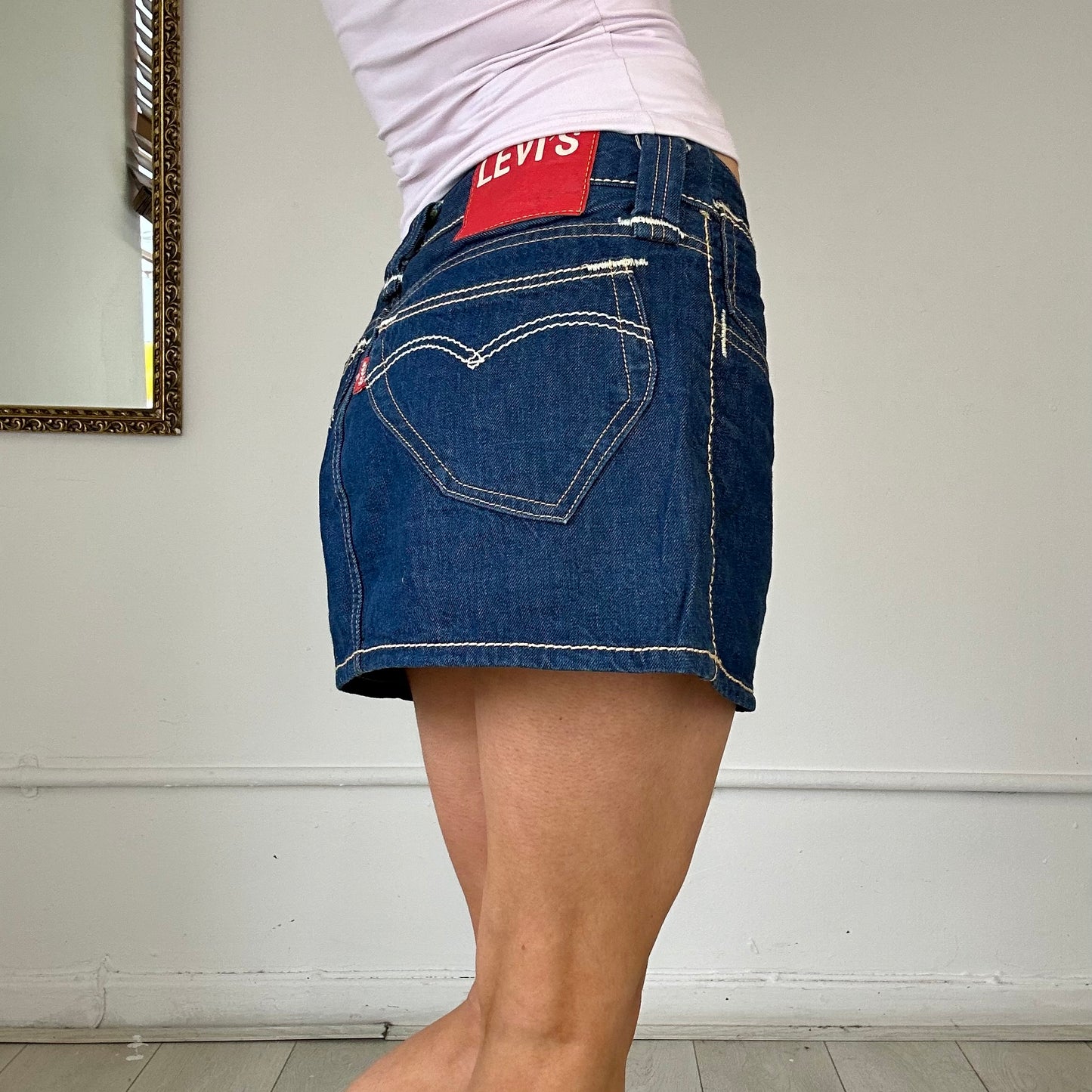 levi’s dark wash denim mini skirt