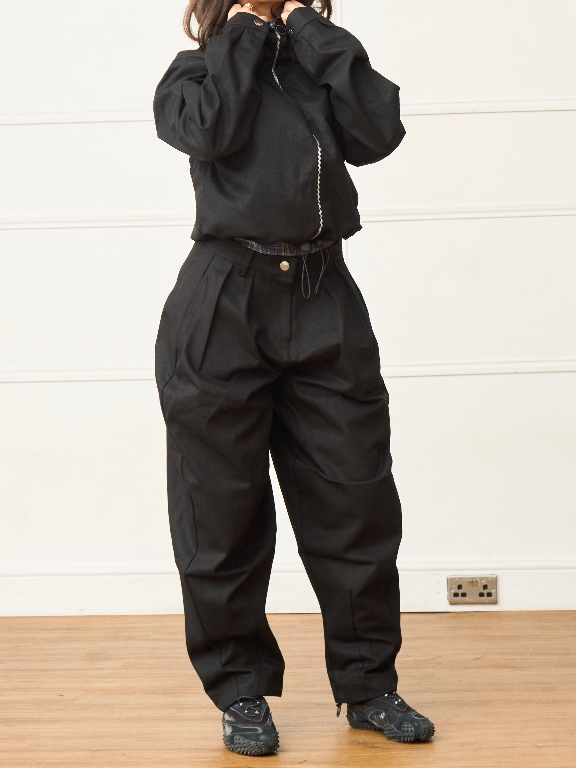 barrel jean - black denim