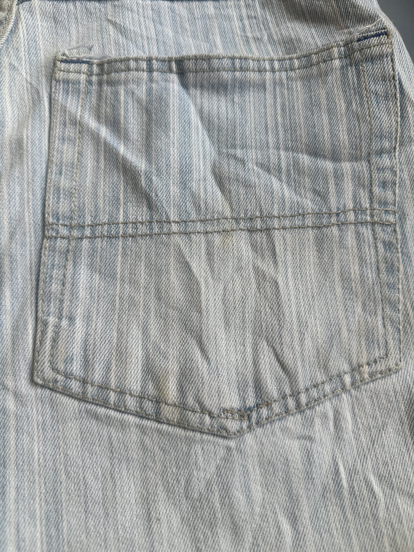 2000's light wash pinstriped jeans