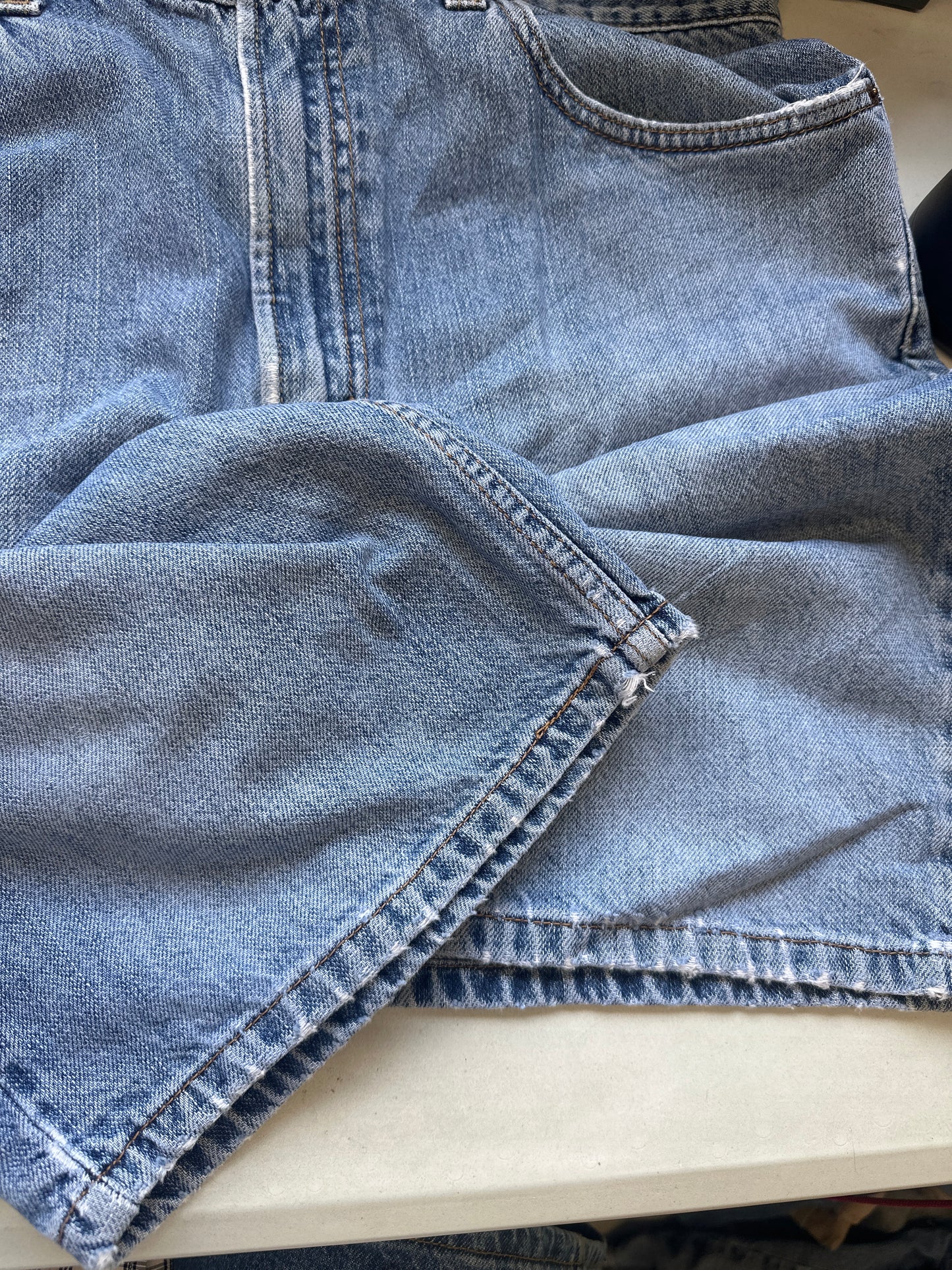 vintage light wash levi’s denim jorts