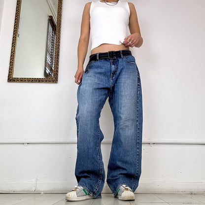 2000's baggy mid wash jeans