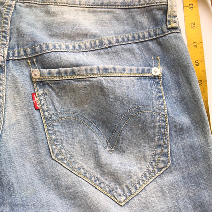 straight leg light wash levis