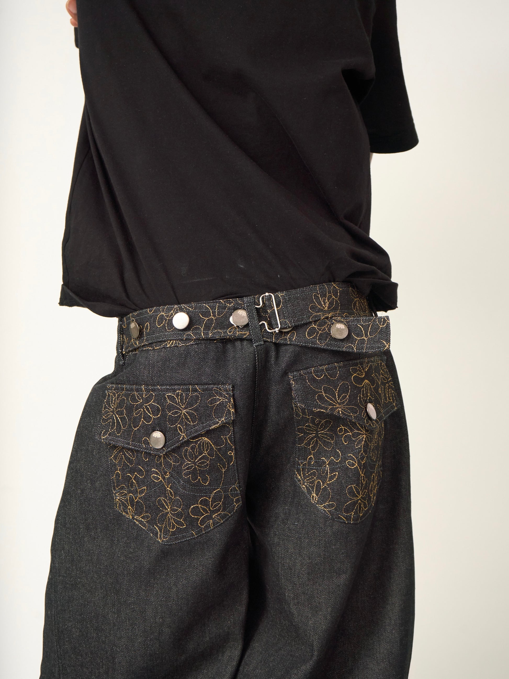 balloon jean - embroidered charcoal denim