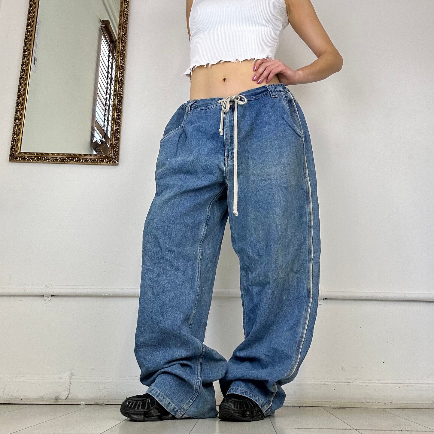 90's baggy drawstring jeans