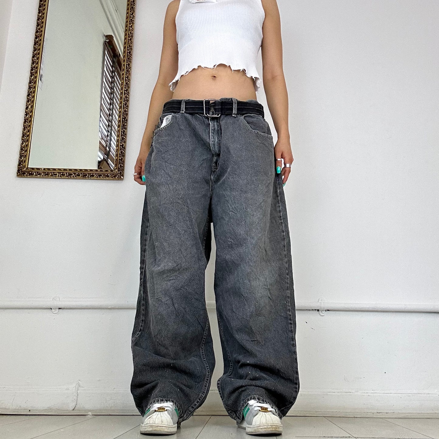 baggy 00’s grey jeans