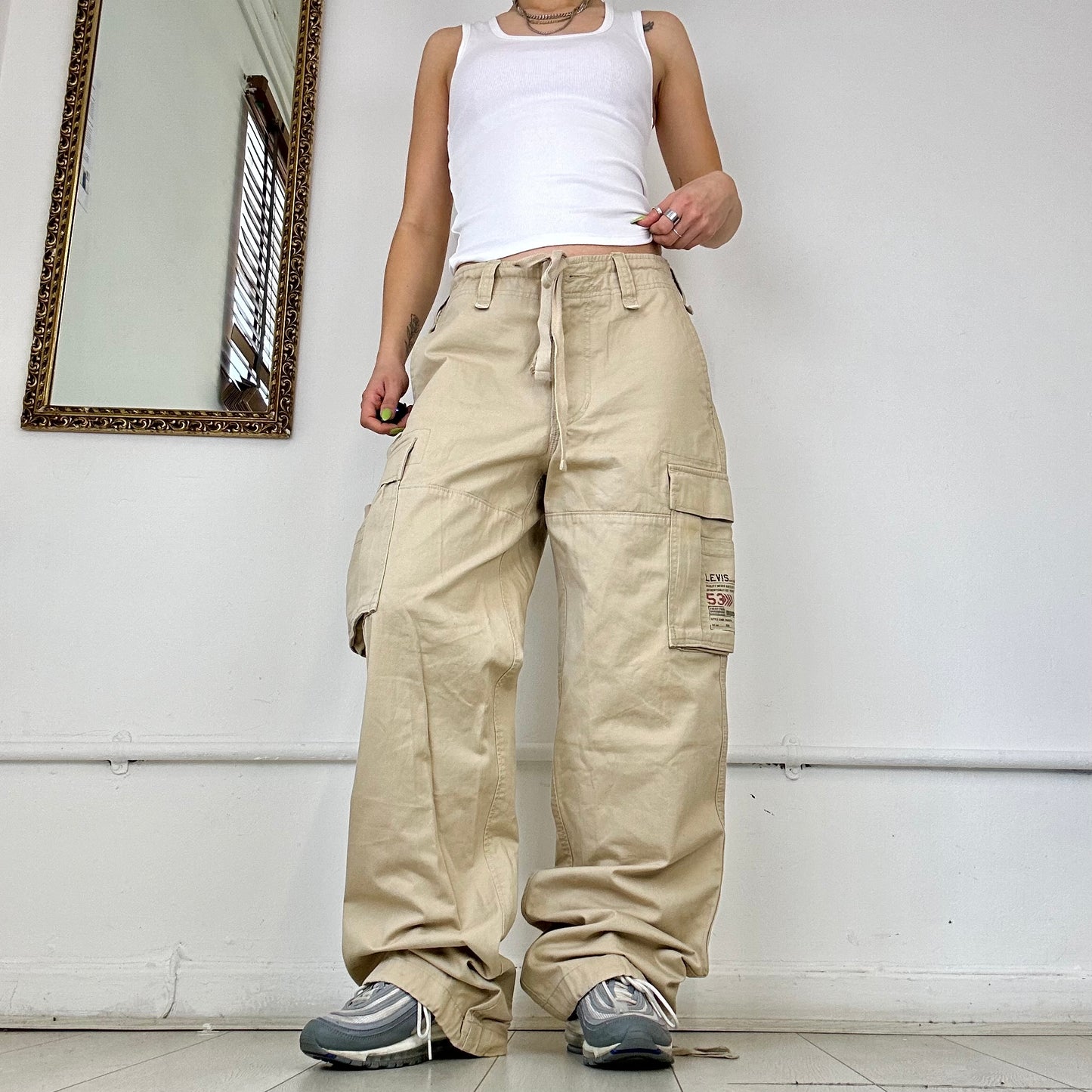 cream levi’s cargo trousers