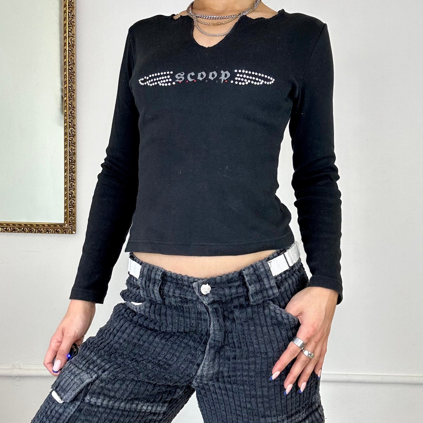 2000s black long sleeve v neck top