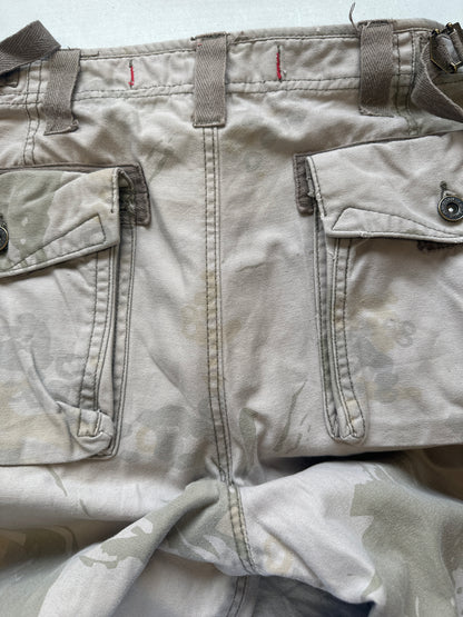 baggy camo cargo shorts by fishbone