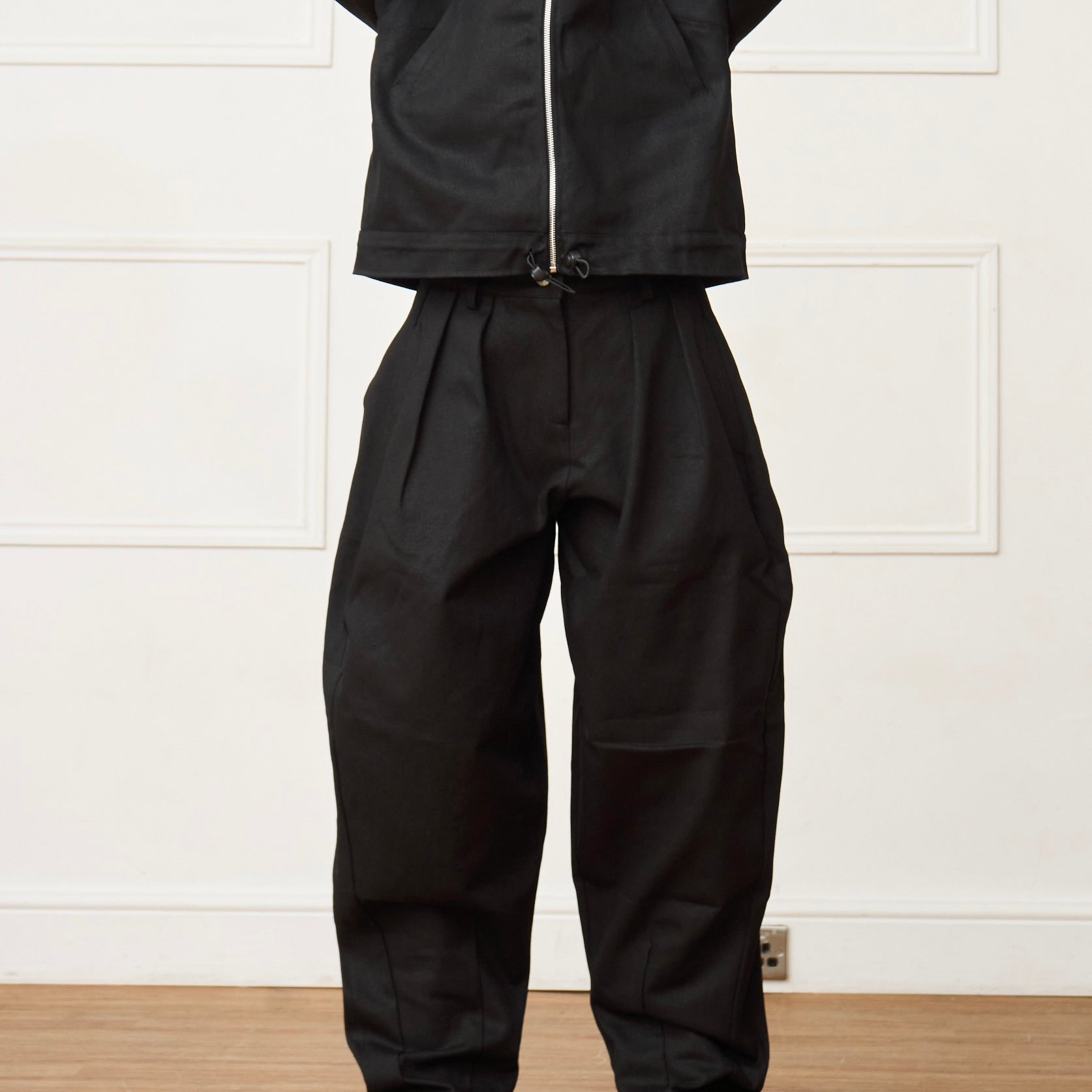 barrel jean - black denim