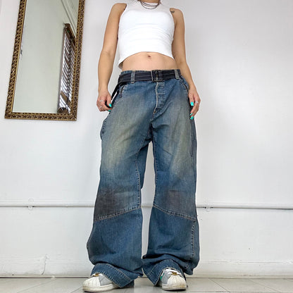 vintage levi’s baggy cargo jeans