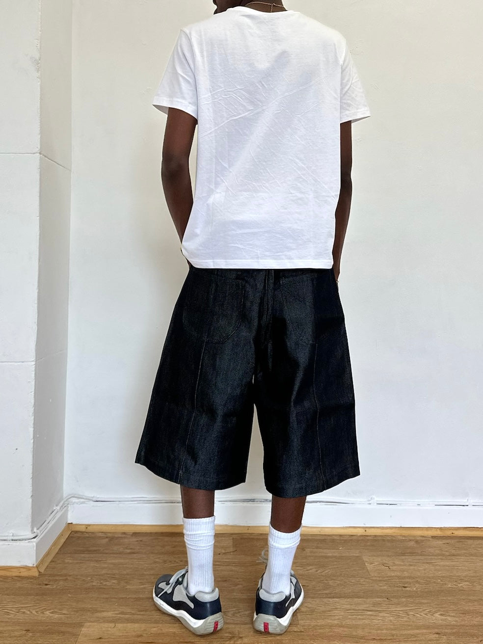 skater short - dark grey denim