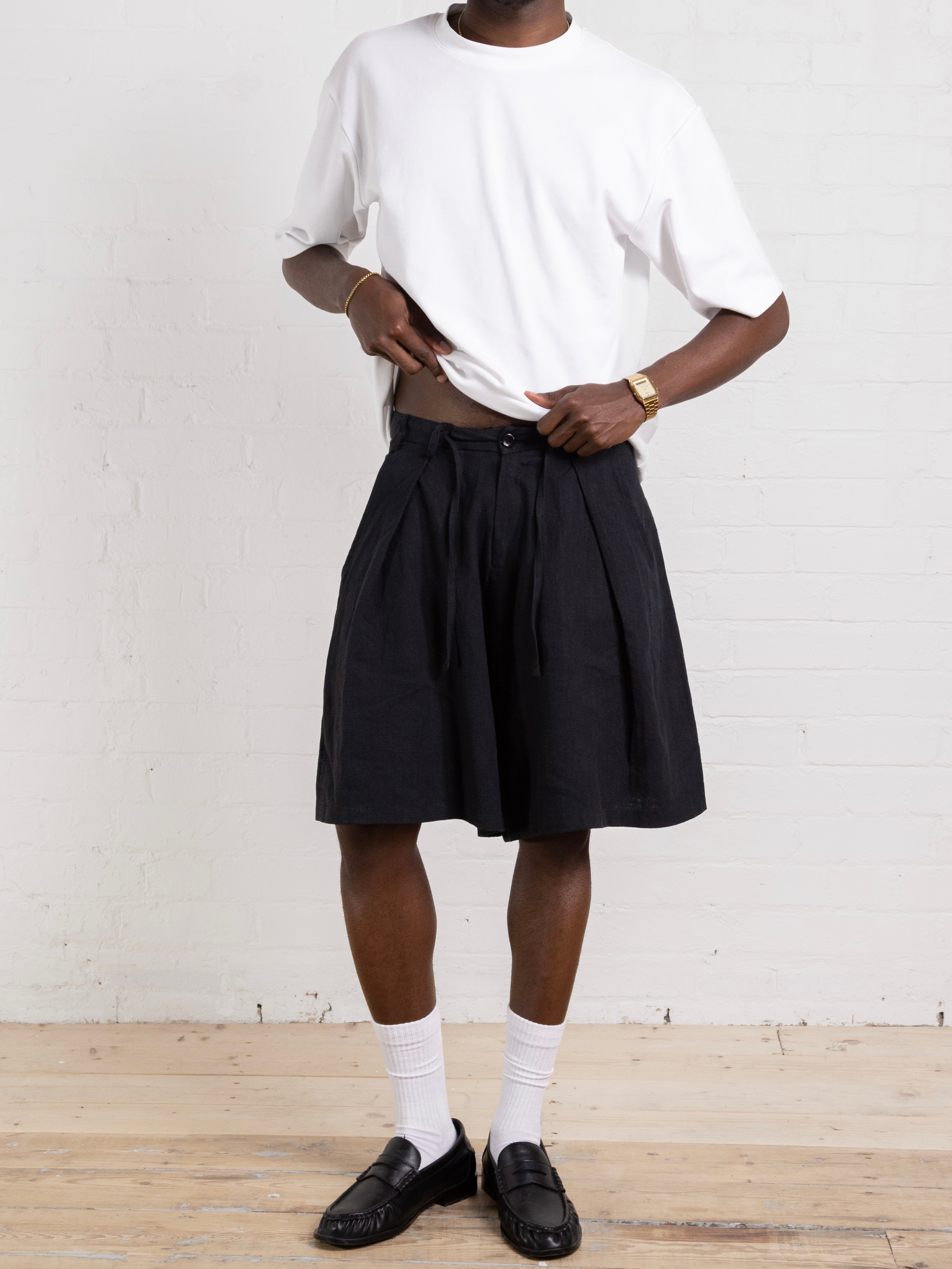 lake short - black linen