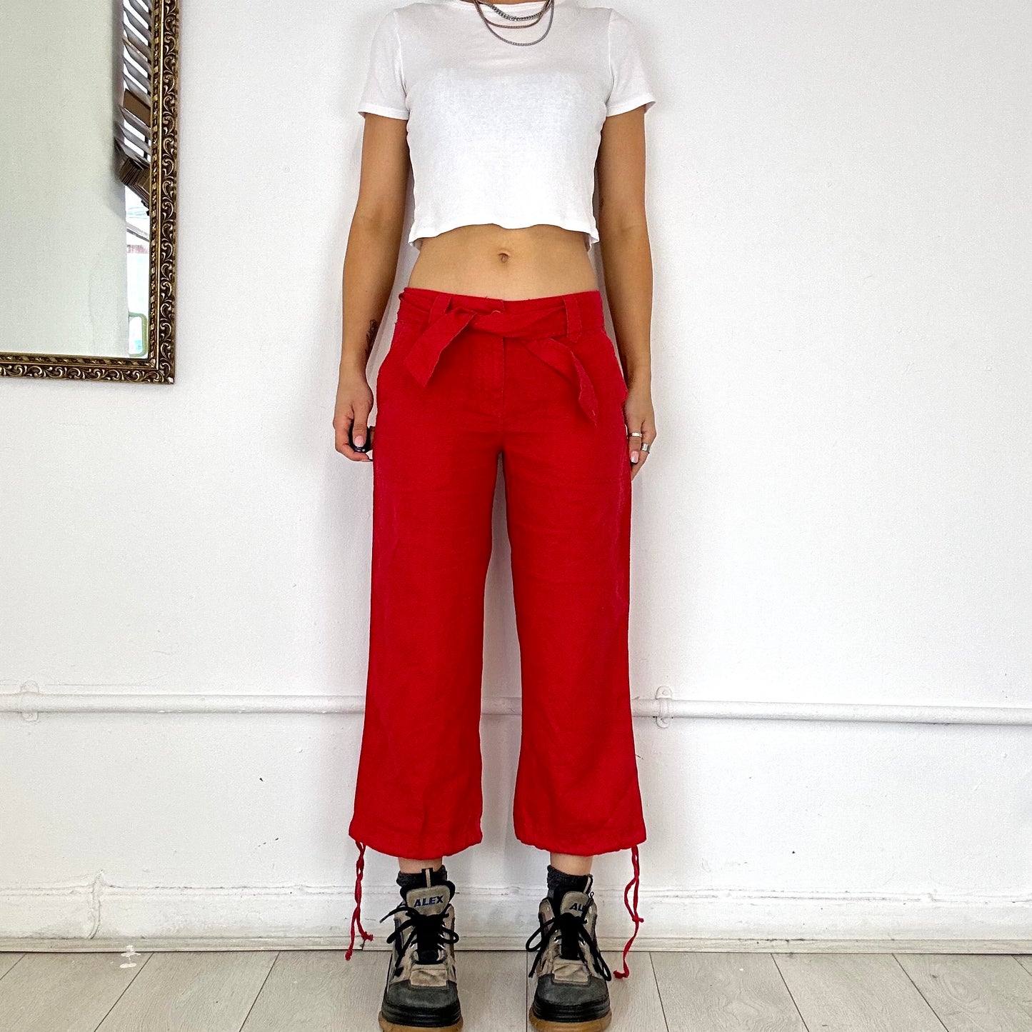 red linen capri trousers