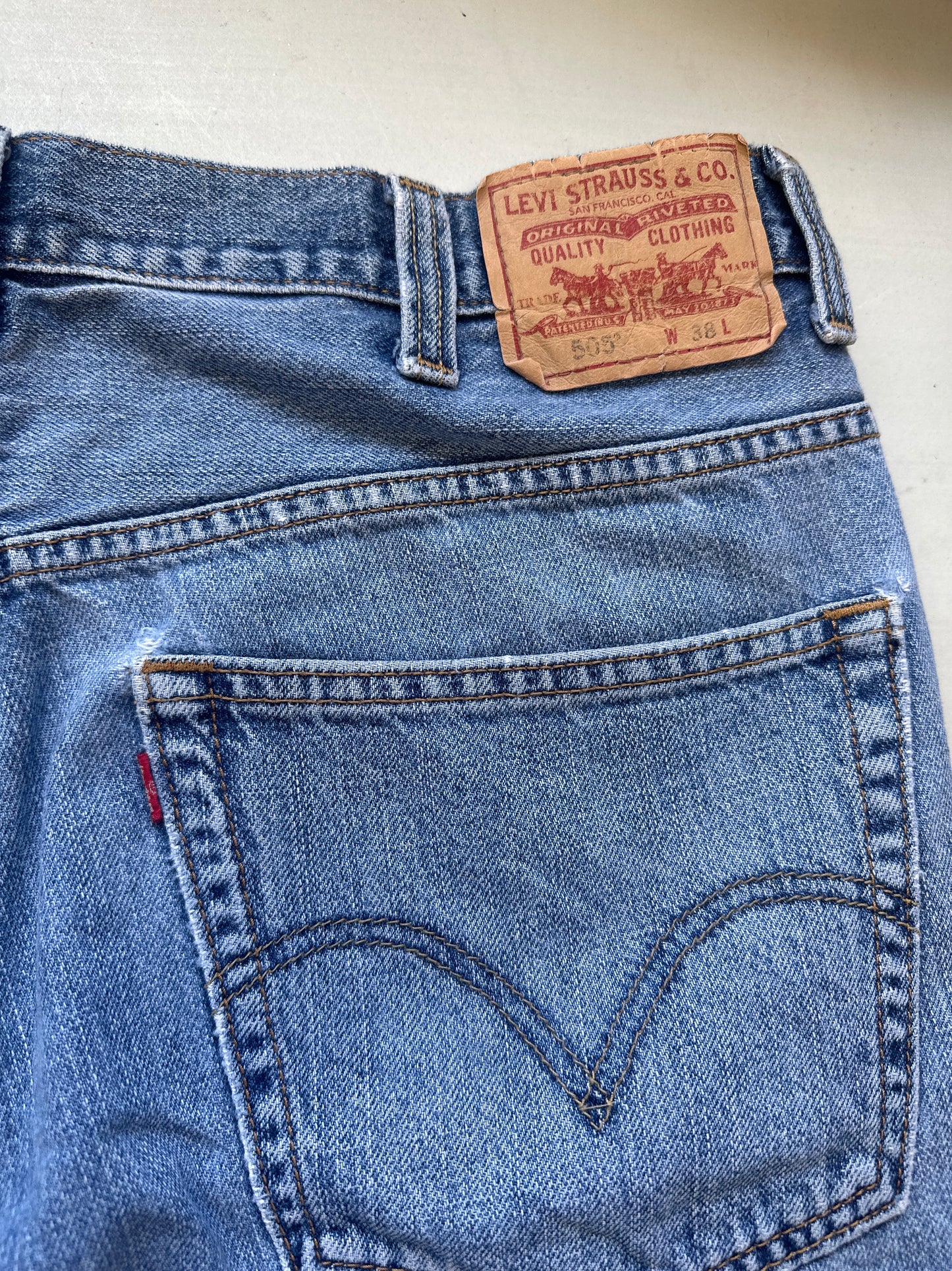 vintage light wash levi’s denim jorts