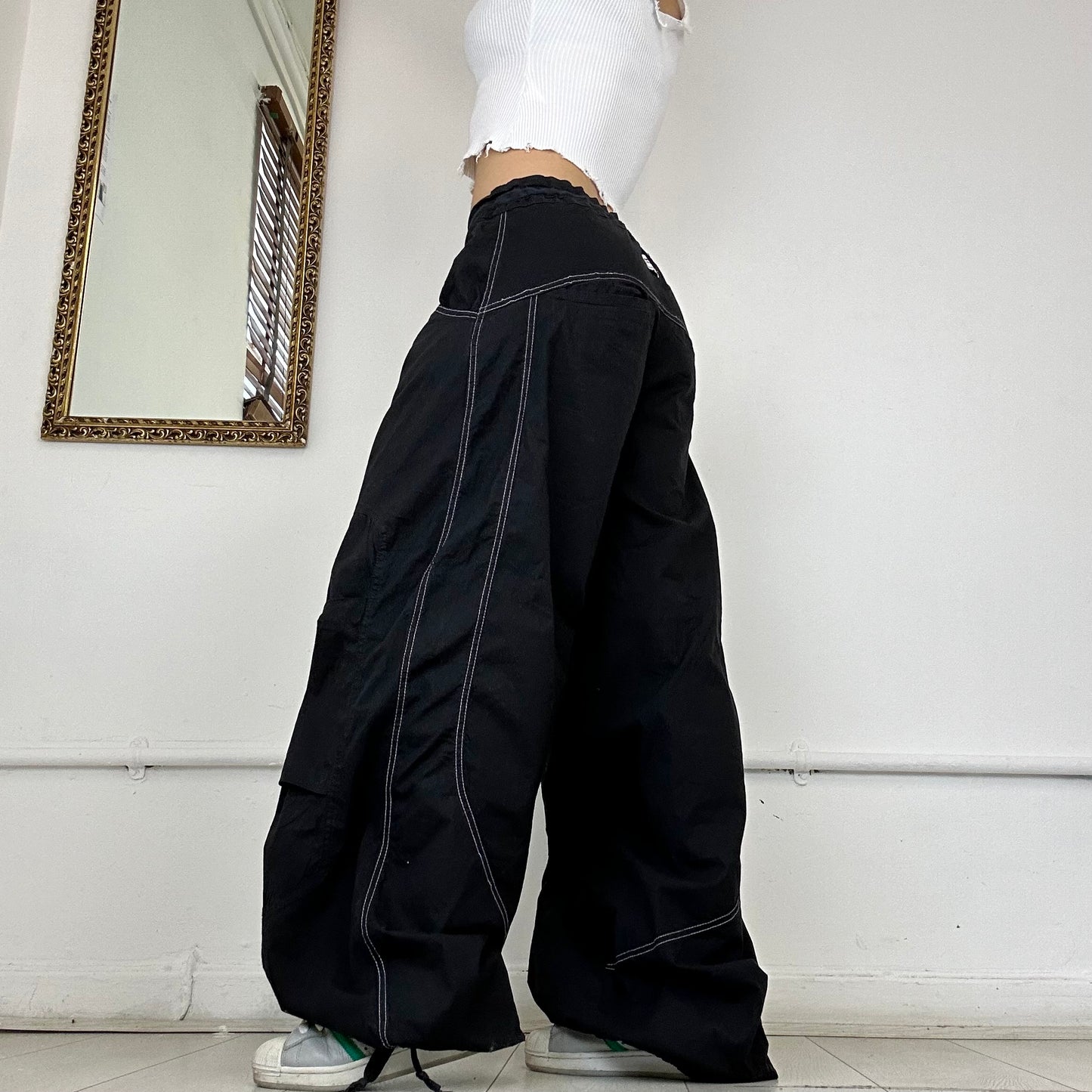 2000's black parachute trousers