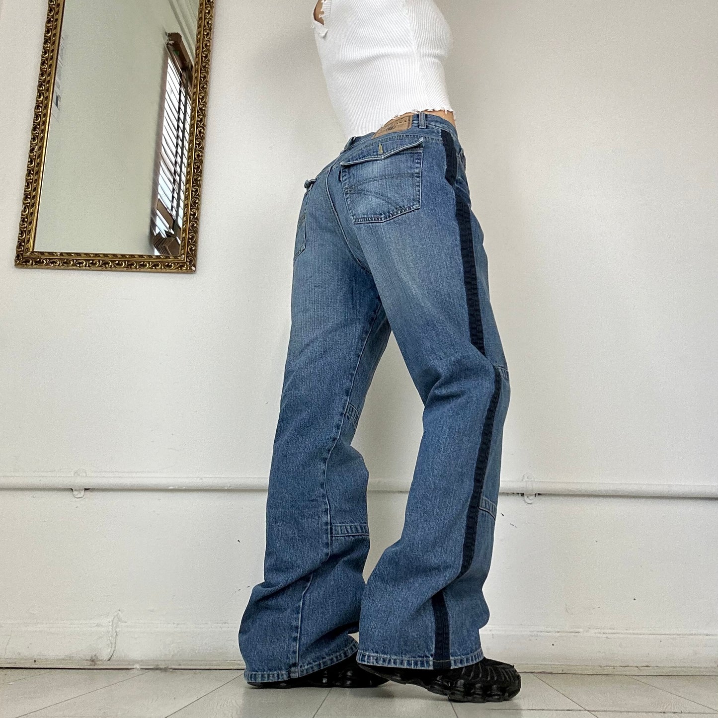 2000's baggy cargo jeans