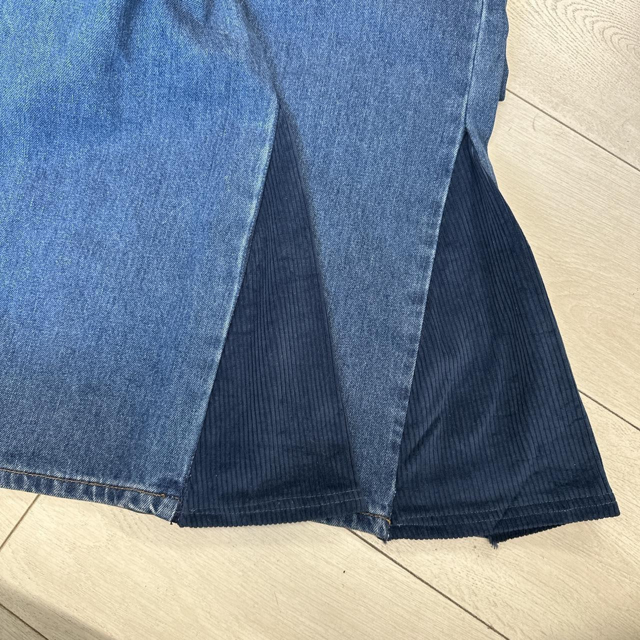 wide leg levi's jeans