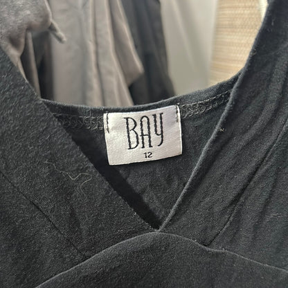 2000’s bay black v neck top