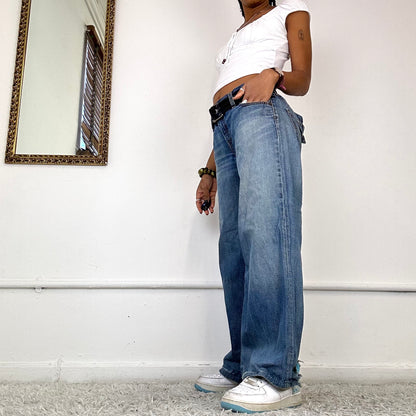 wide leg baggy levi’s jeans