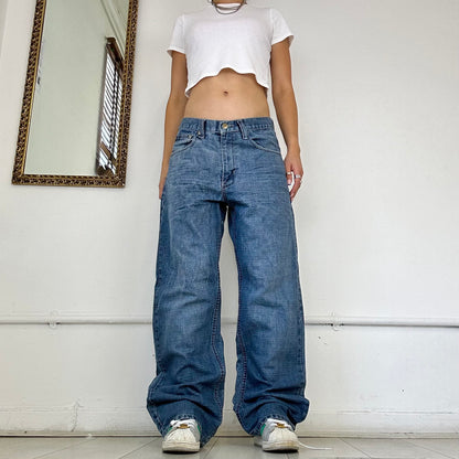 2000's baggy mid wash jeans