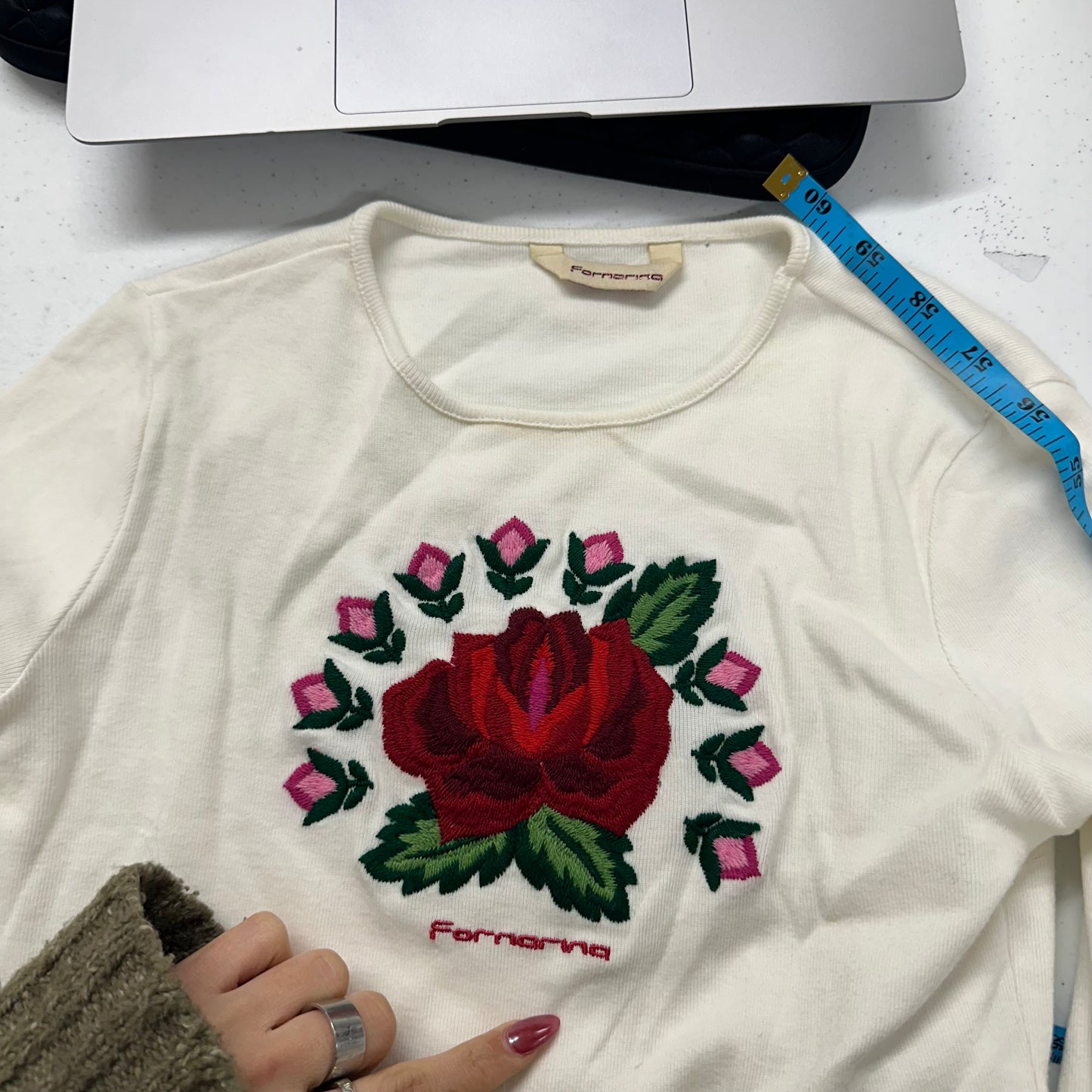 2000's embroidered long sleeve top