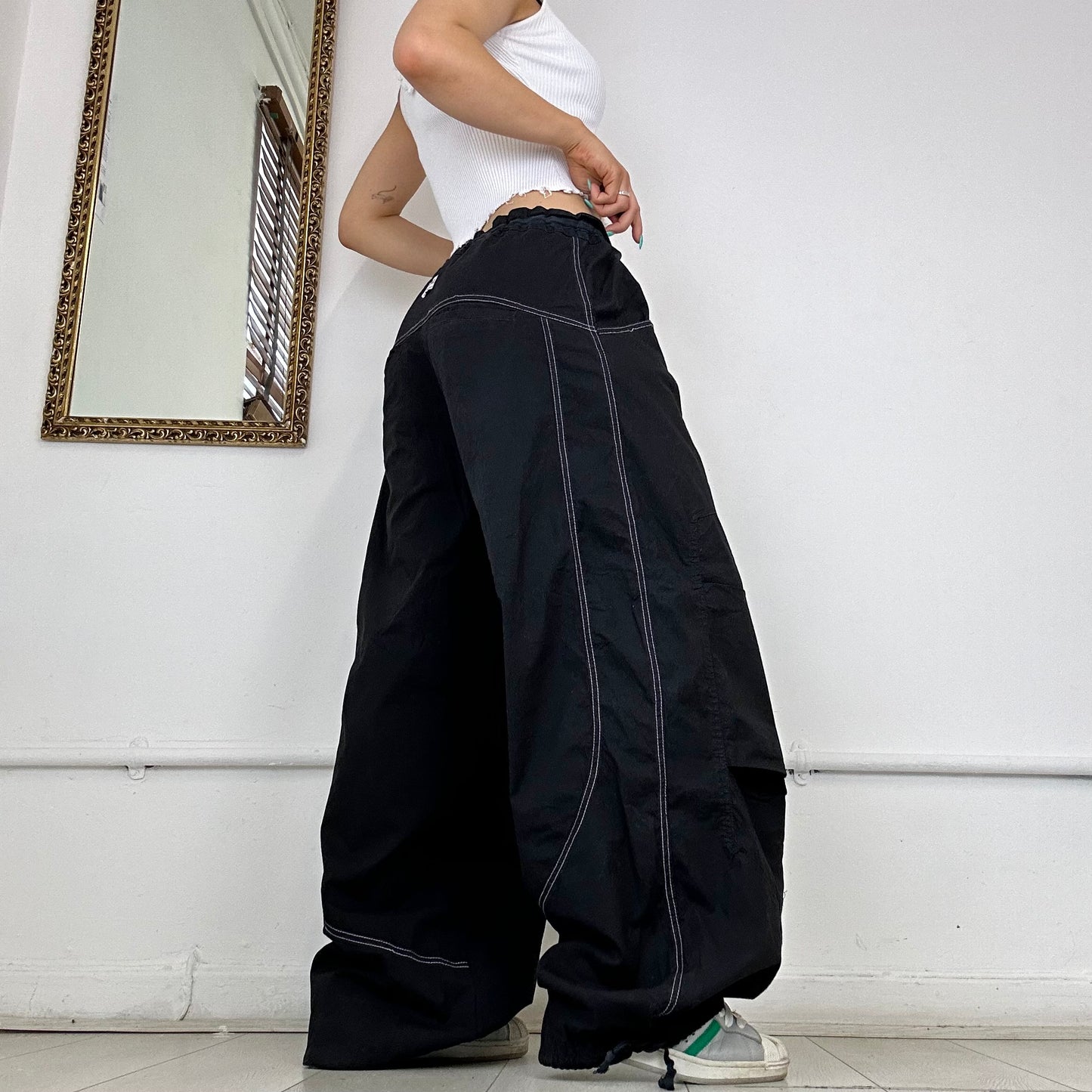 2000's black parachute trousers