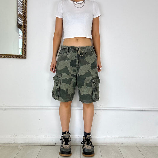 baggy camo billabong shorts