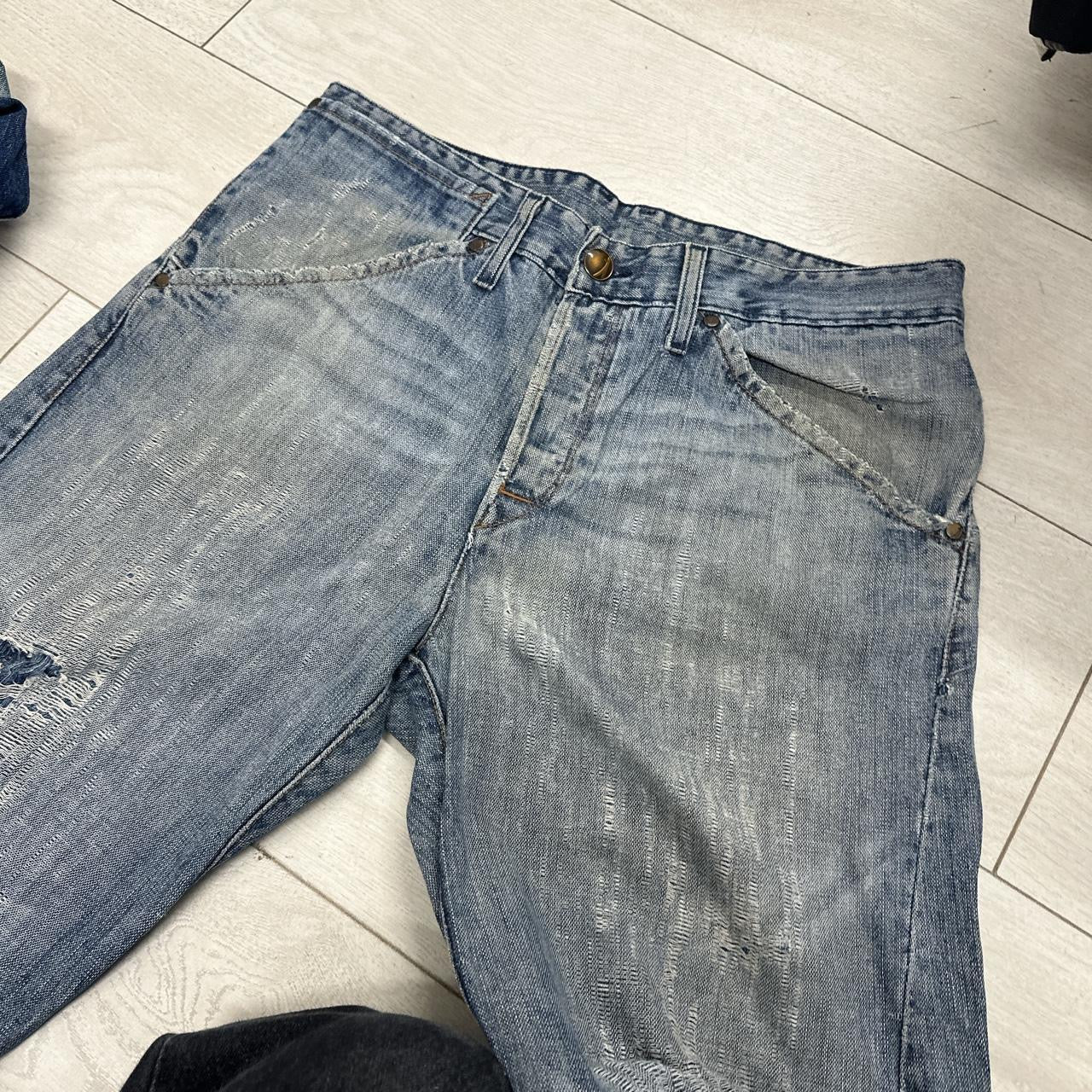 levi's distressed skate jeans