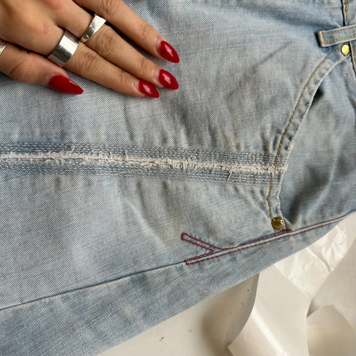 vintage light wash levi's twisted jeans