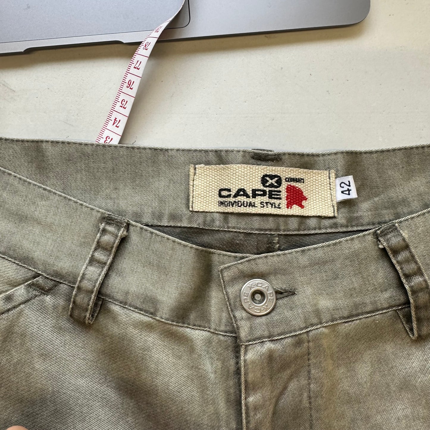 2000's khaki cargo trousers