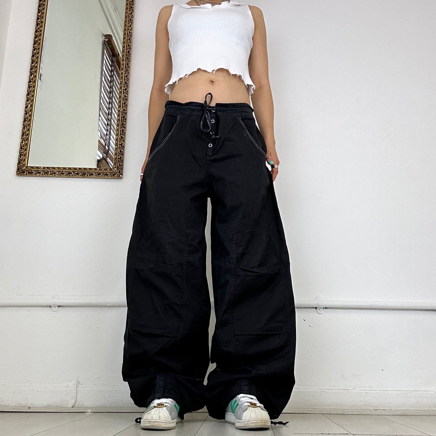 2000's black parachute trousers