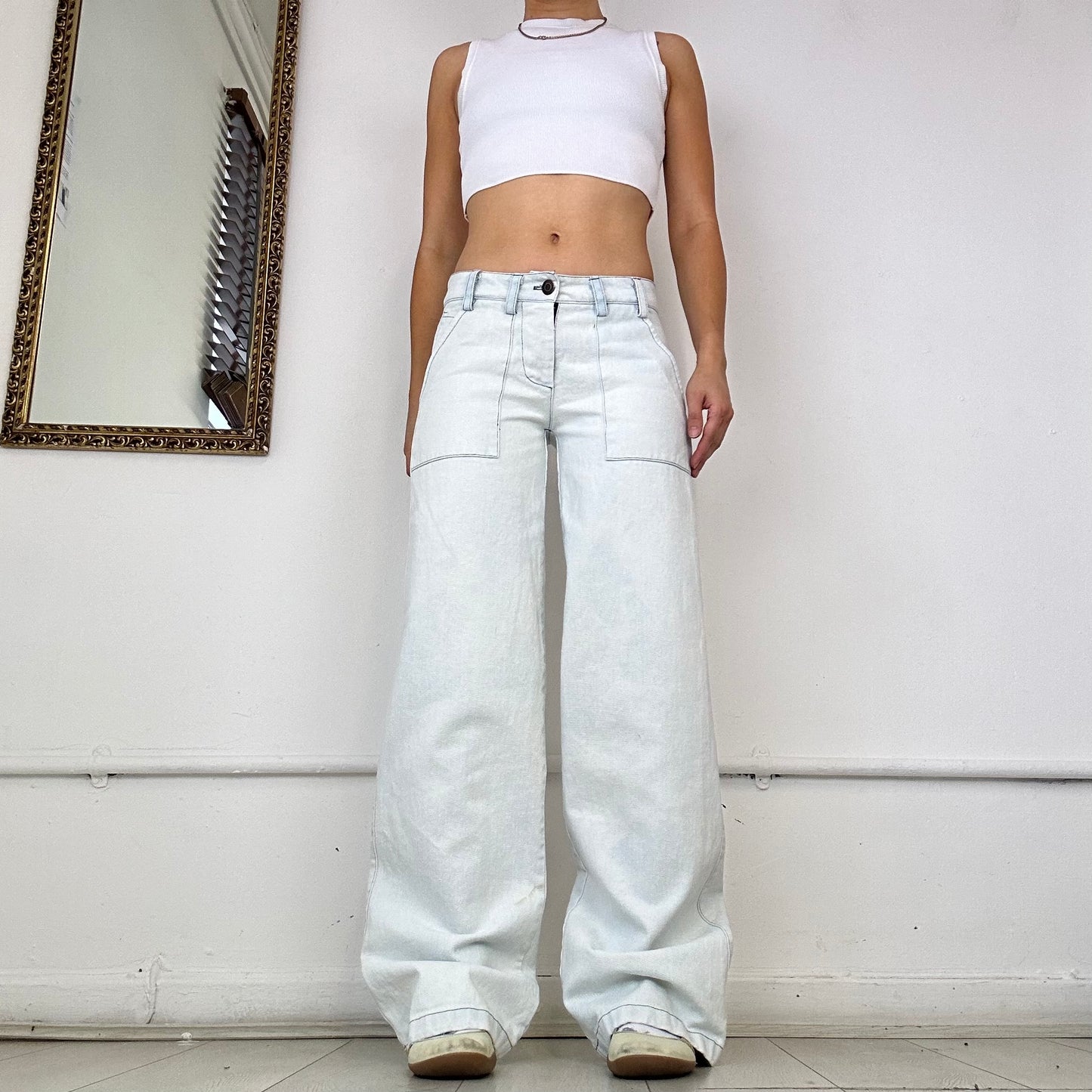 the slouch in bleach denim - size extra small - sample