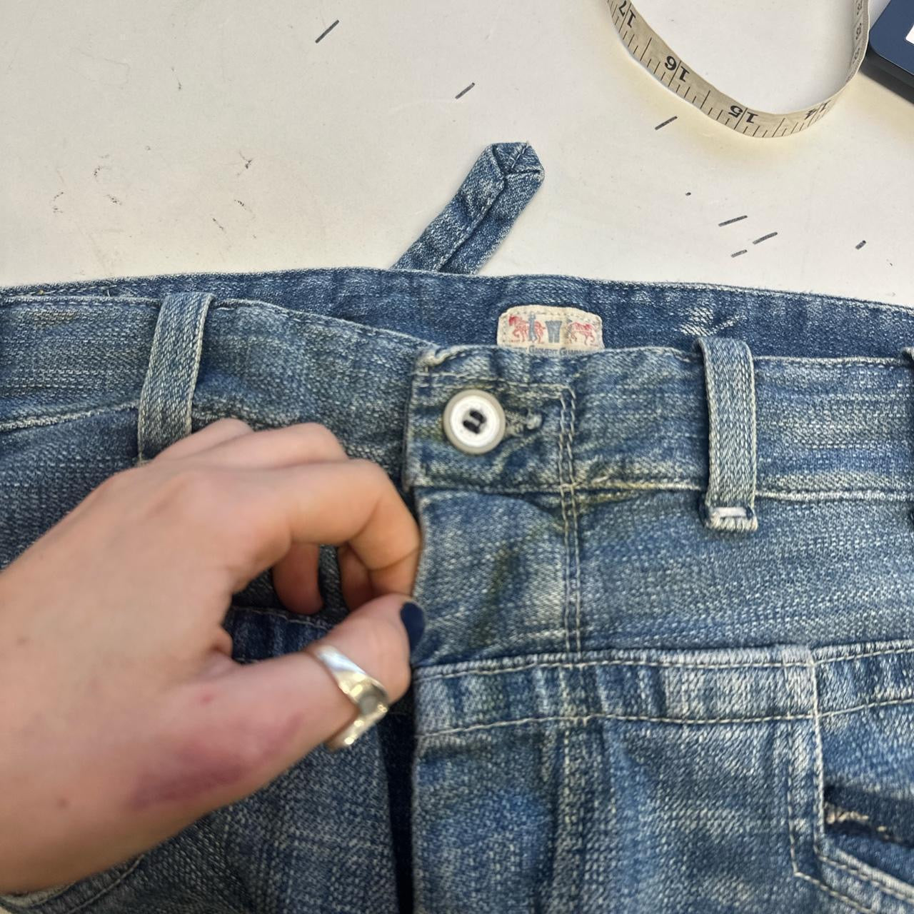 levi's cargo jeans