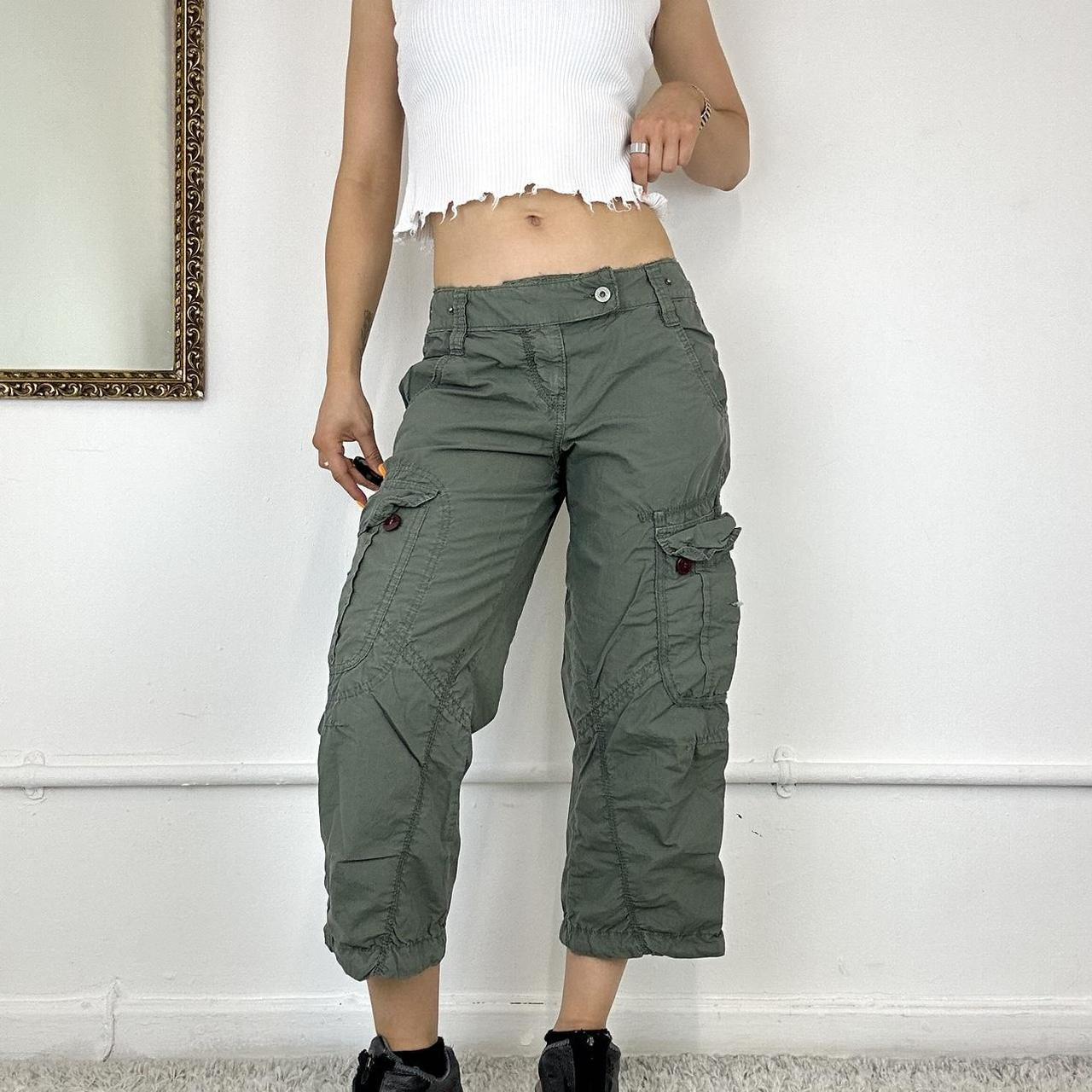 3/4 length cargo trousers