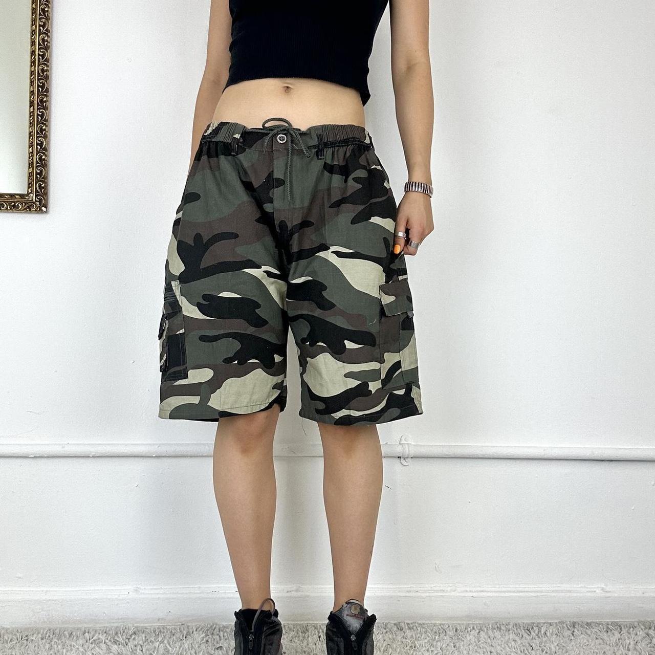 baggy camo cargo shorts