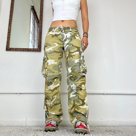 2000s camo cargo trousers