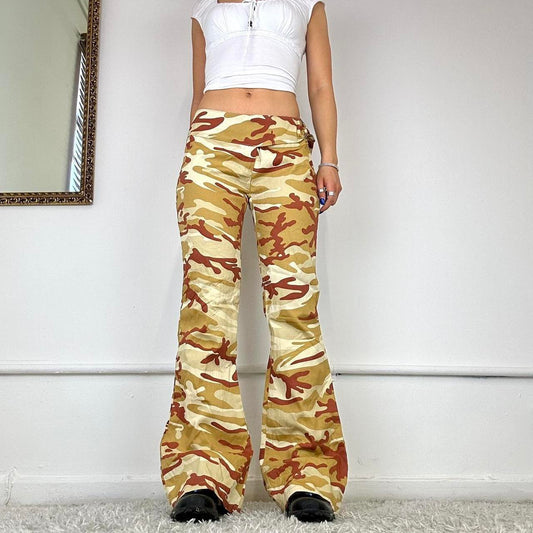 2000's camo trousers