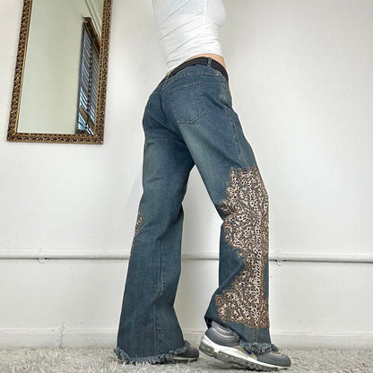 2000's wide leg jeans with embroidered detailing