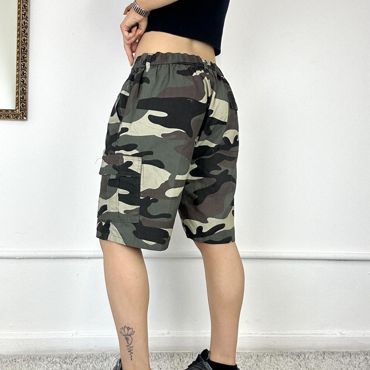 baggy camo cargo shorts