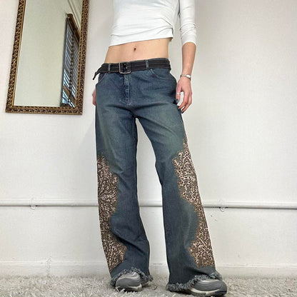 2000's wide leg jeans with embroidered detailing