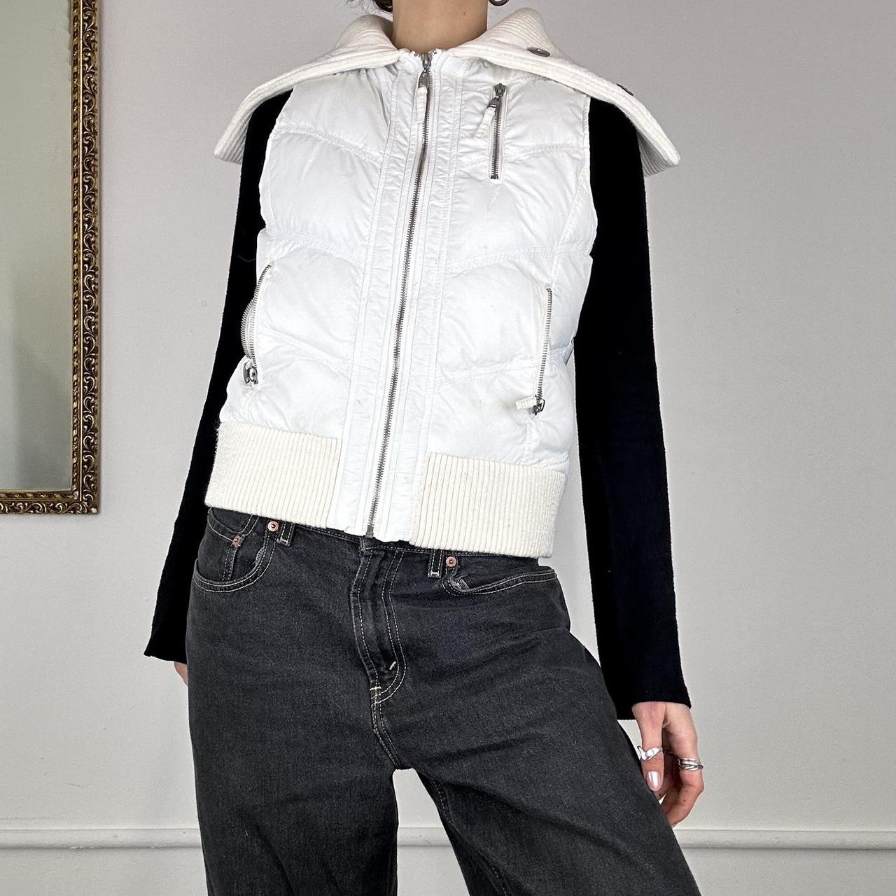 2000's white puffer gilet