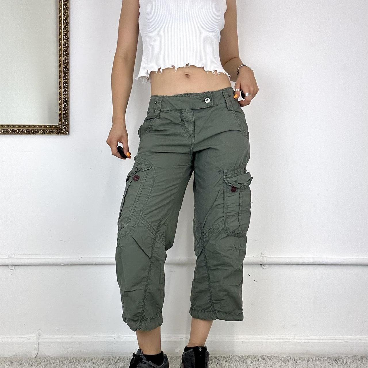 3/4 length cargo trousers