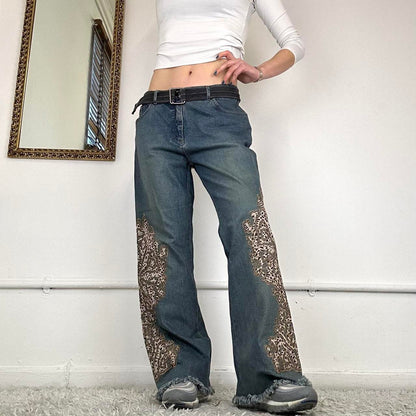 2000's wide leg jeans with embroidered detailing