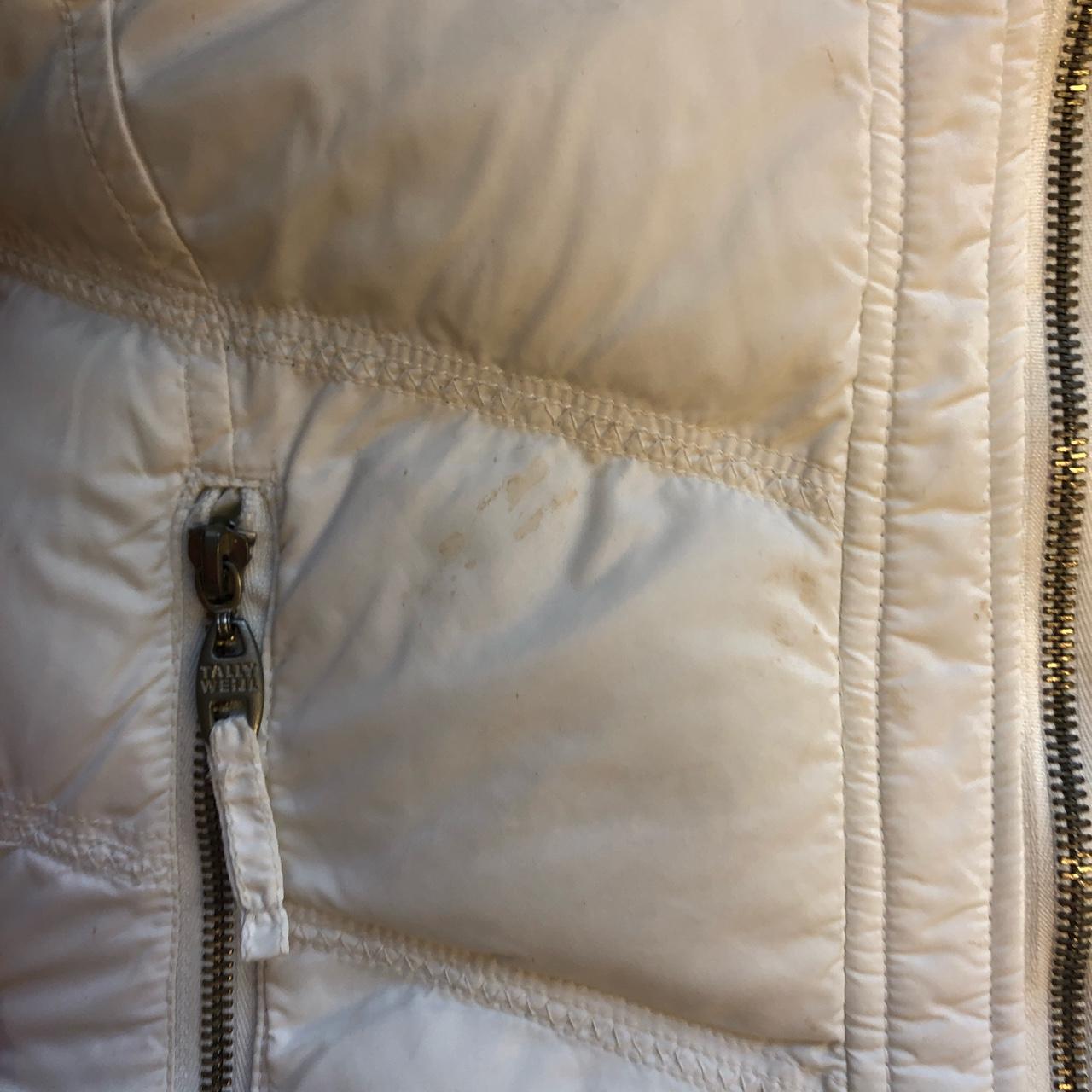 2000's white puffer gilet