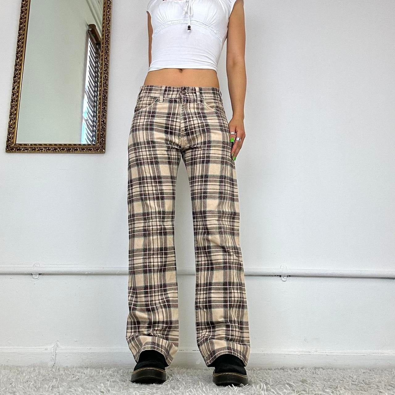 levis's checkered trousers