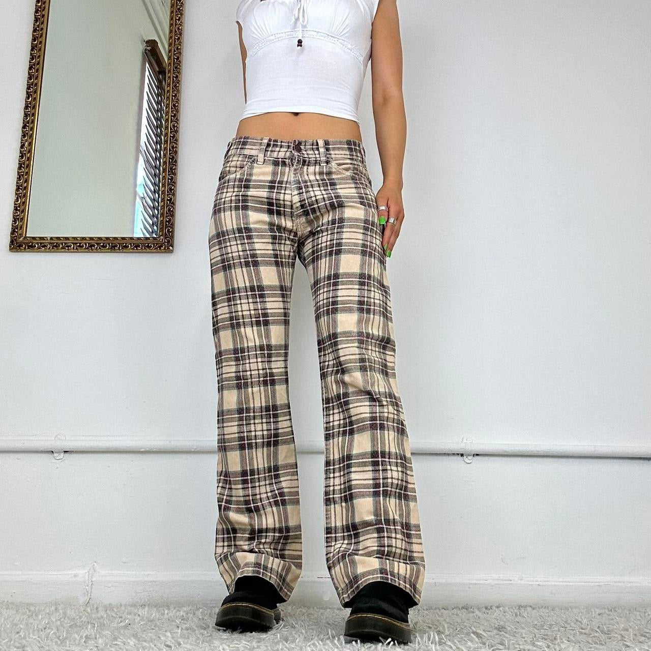 levis's checkered trousers